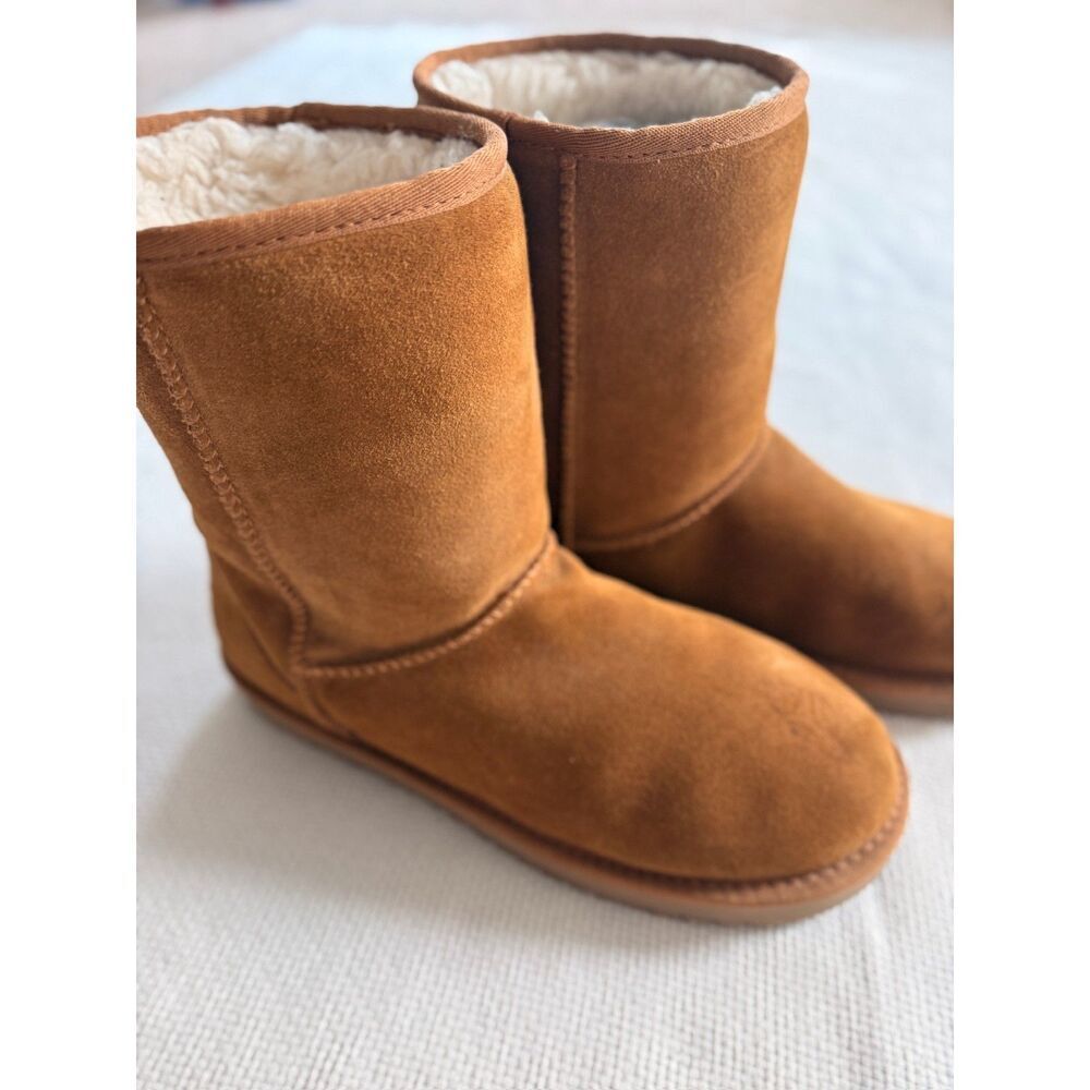 Koolaburra by UGG Short Boot Women's | Chestnut Suede Sherpa Style 1017090W